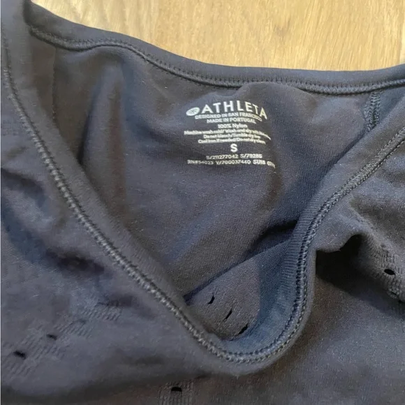 Athleta Foothill Seamless Laser Cut Split Back Tank Top In black - Picture 3 of 6